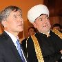 Муфтий Равиль Гайнутдин принимает в своей резиденции Президента Кыргызстана Алмазбека Атамбаева