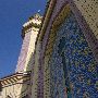 Фасад мечети украшен традиционными восточными орнаментами