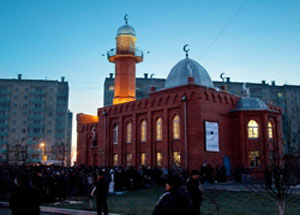 Мусульмане Красноярска отпразднуют Курбан-байрам в соборной мечети города. Фото http://www.islamsib.ru
