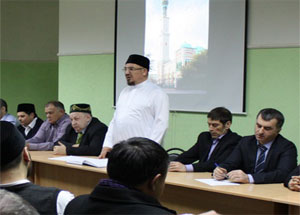 В конференц-зале саратовского Исламского комплекса прошло расширенное заседание Общественного Совета ДУМСО
