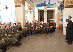 Заместитель председателя ДУМ  Карелии посетил военнослужащих авиационного полка в Бесовце