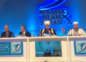 Муфтий Равиль Гайнутдин на заседании Евразийского исламского совета в Стамбуле