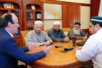 встретились с представителями мусульманской уммы суфийского и салафитского направлений
