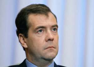 Глава правительства России Д.Медведев выразил соболезнования родным и близким В.Якупова. Фото РИА Новости Глава правительства России Д.Медведев выразил соболезнования родным и близким В.Якупова. Фото РИА Новости