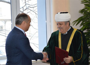 Г.Закиров и О.Кондрашов подписали договор о сотрудничестве. Фото http://islamnn.ru