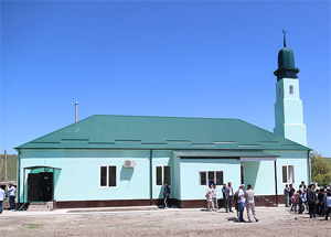 Мечеть в с.п. Аки-Юрт Малгобекского района РИ. Фото http://www.ingushetia.ru Мечеть в с.п. Аки-Юрт Малгобекского района РИ. Фото http://www.ingushetia.ru