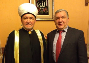 Муфтий Равиль Гайнутдин встретился с замруководителя Управления внутренней политики АП Михаилом Белоусовым Муфтий Равиль Гайнутдин встретился с замруководителя Управления внутренней политики АП Михаилом Белоусовым