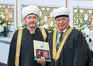 Поздравление председателю ДУМ Тульской области Ришату хазрату Давыдову с 70-летием