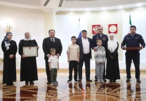 Золотая звезда Героя России вручена родным Хасана Тунгоева