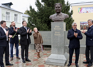 В Уразовке Нижегородской области открыли памятник татарскому писателю Кави Наджми